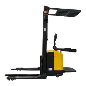 1500 Kgs / 3.5 metros. Apilador RHER Full Eléctrico Hombre a Bordo Base Ancha. Seguridad Europea con Baliza